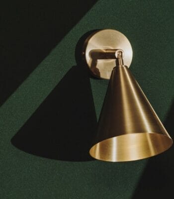 Produktbilde av vegglampe Cone Wall i børstet messing