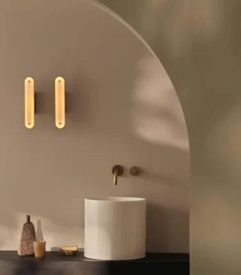 Cleat Wall Lightpå baderom
