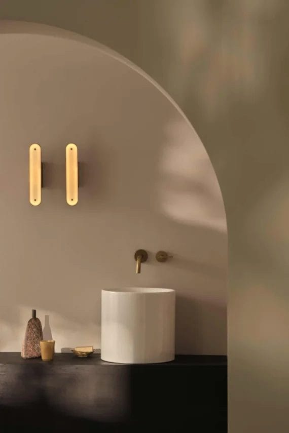 Cleat Wall Lightpå baderom