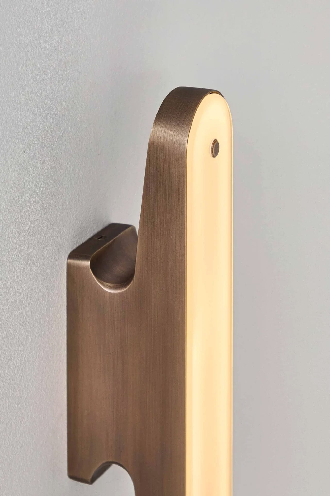 Detaljer av lampen i utførelsen Antique bronze