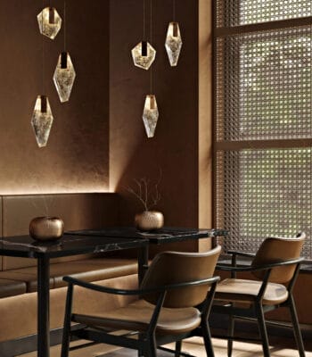 Fragments klynge over bord