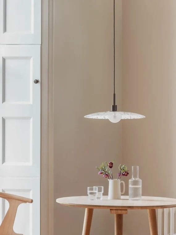 Taklampen Cosmo over spisebord