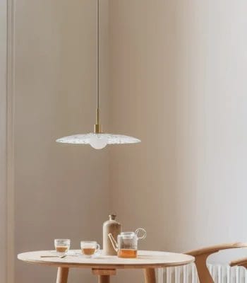 Pendellampen Cosmo fra Heathfield over spisebord
