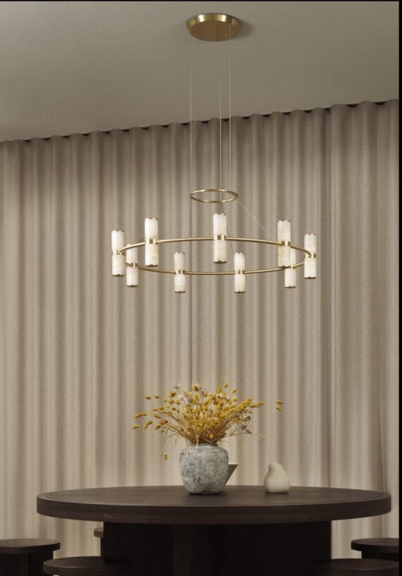 Lysekrone fra Anour over spisebord